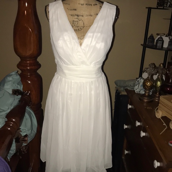 NWT Beautiful White cocktail dress very elegant - Picture 7 of 8